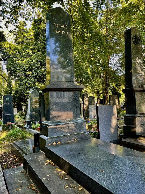 Praha 3 pořídila vlastní hrobku pro opuštěné zemřelé