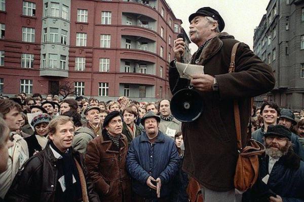 25 let od demonstrace na Škroupově náměstí