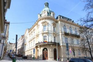 Městská část Praha 3 pozastavila veškeré formy grantů a finančních dotací